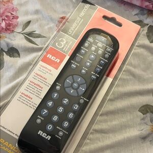RCA ~Universal Remote Control in Black~ NIB